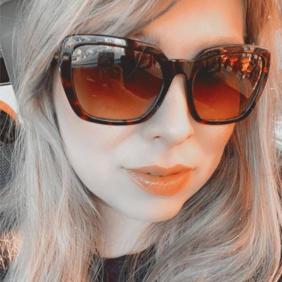 Poshmark profile picture for @judith05